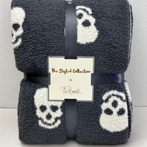 Rare TSC x Tia Booth Collab Skulls Buttery Blanket Faded Black/White Grey 50”x70